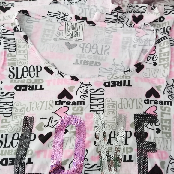 Woman's night shirt - Picture 2 of 2